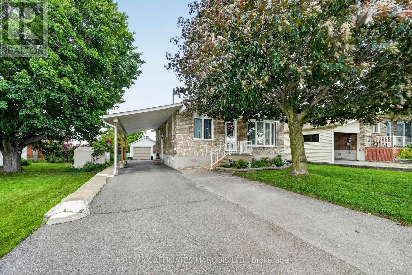 824 ALICE STREET