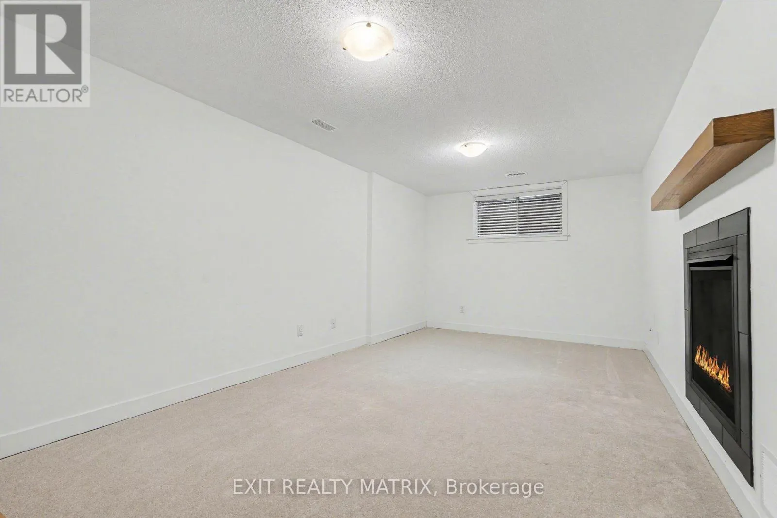 656 PUTNEY CRESCENT