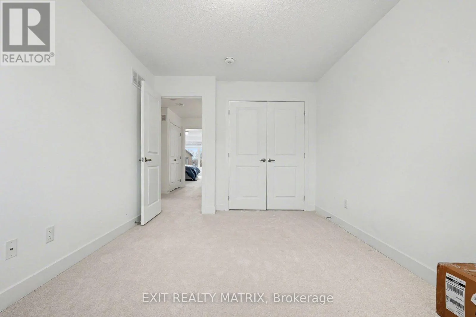 656 PUTNEY CRESCENT
