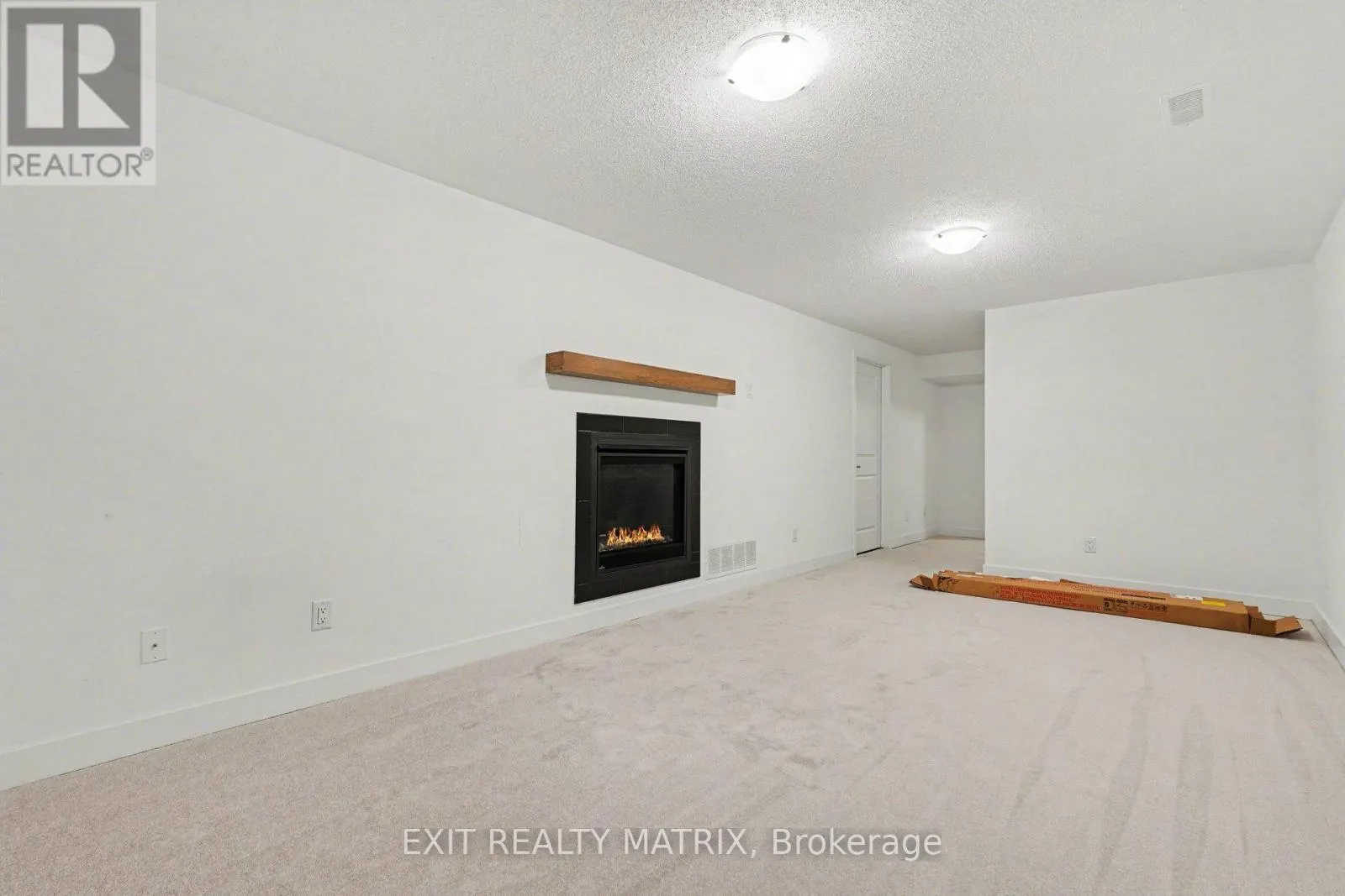 656 PUTNEY CRESCENT
