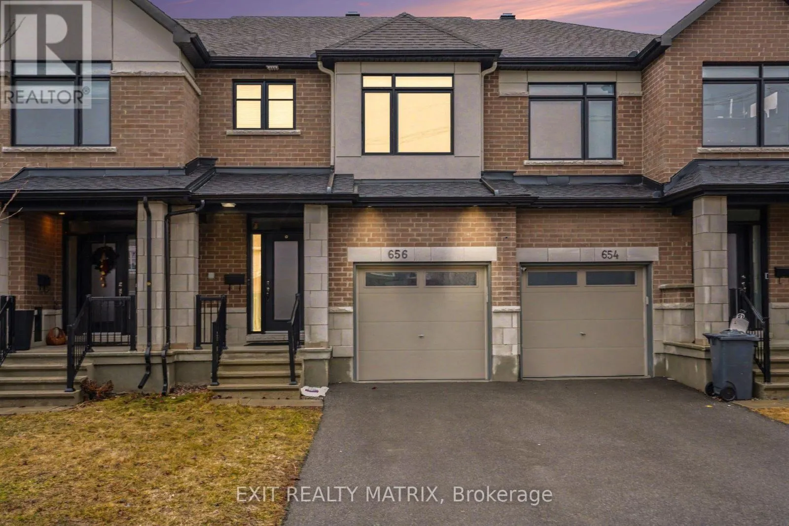 656 PUTNEY CRESCENT