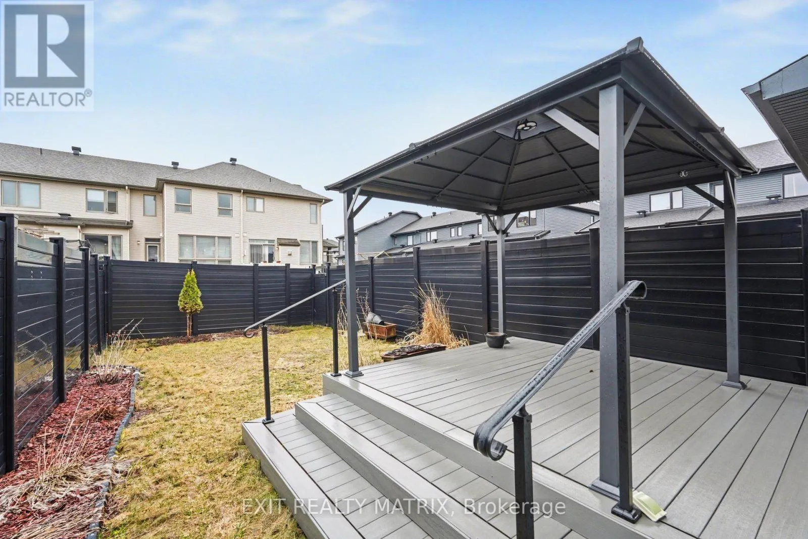 656 PUTNEY CRESCENT