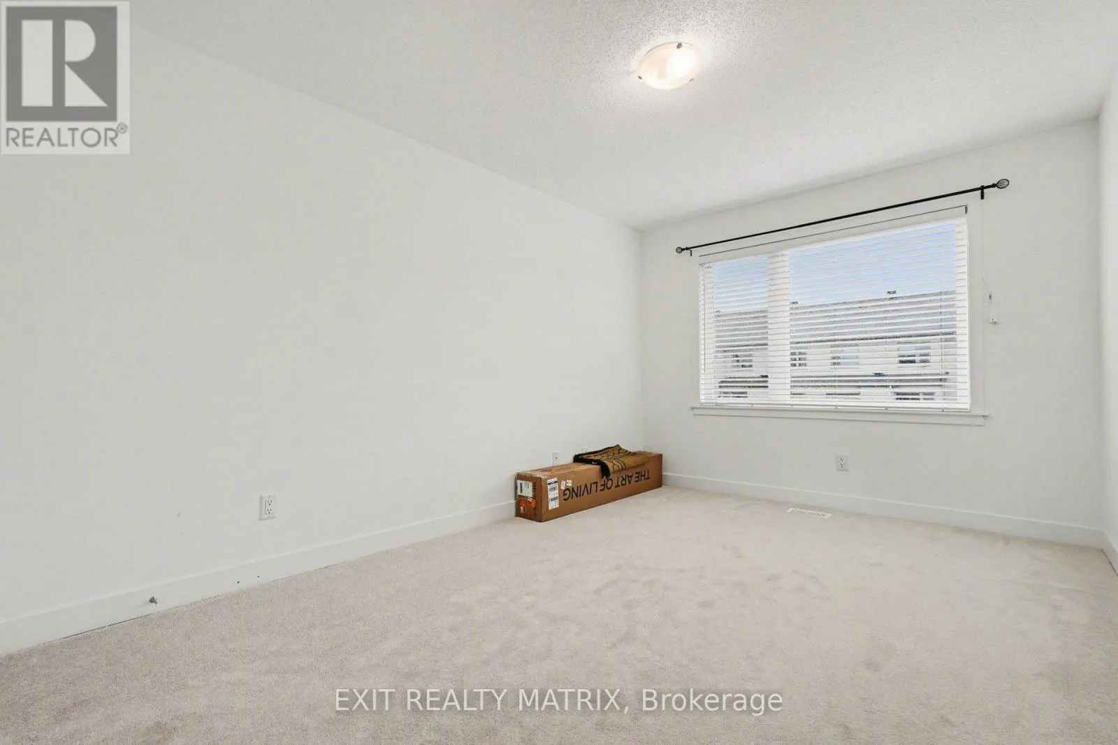 656 PUTNEY CRESCENT