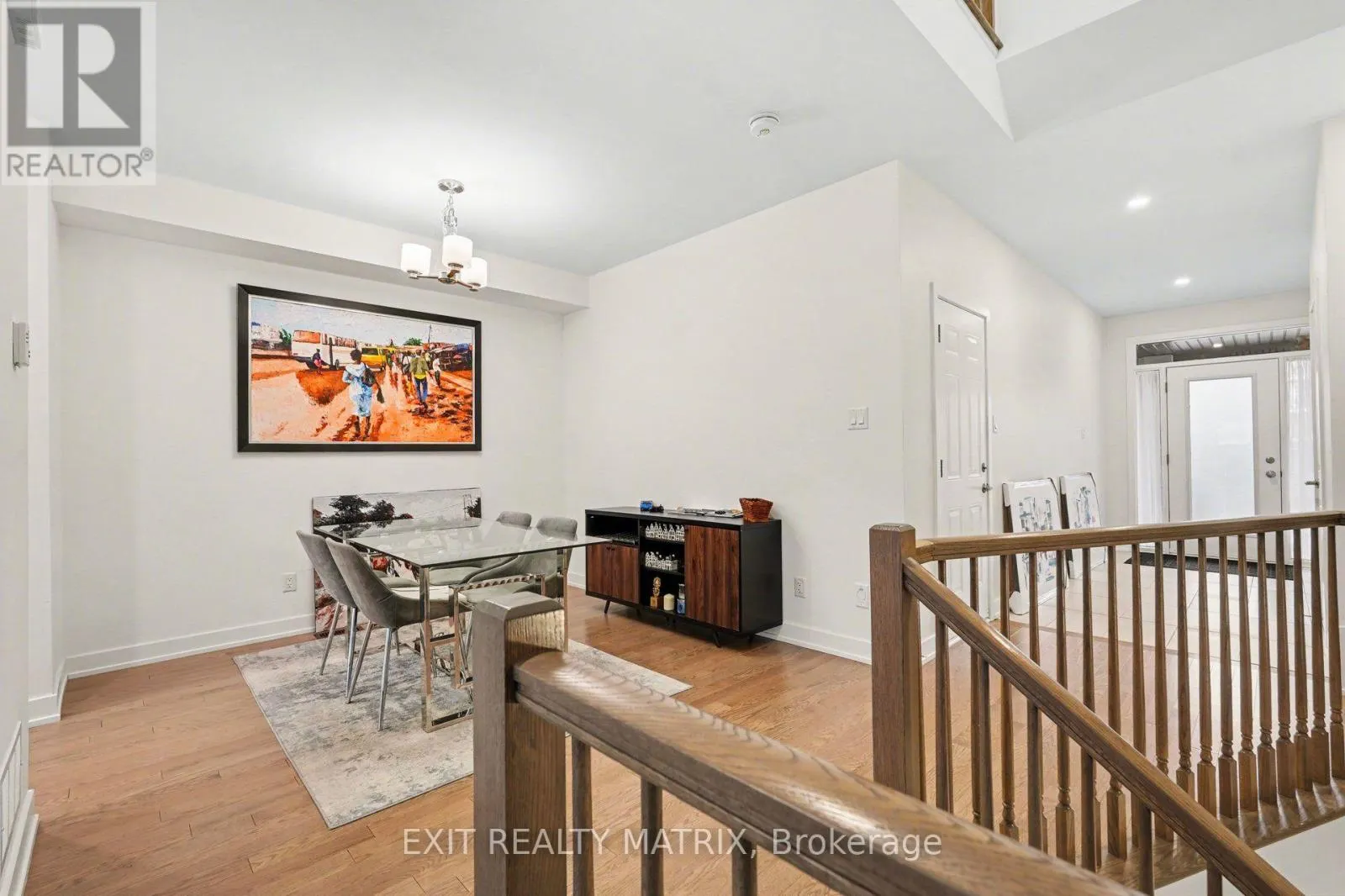 656 PUTNEY CRESCENT