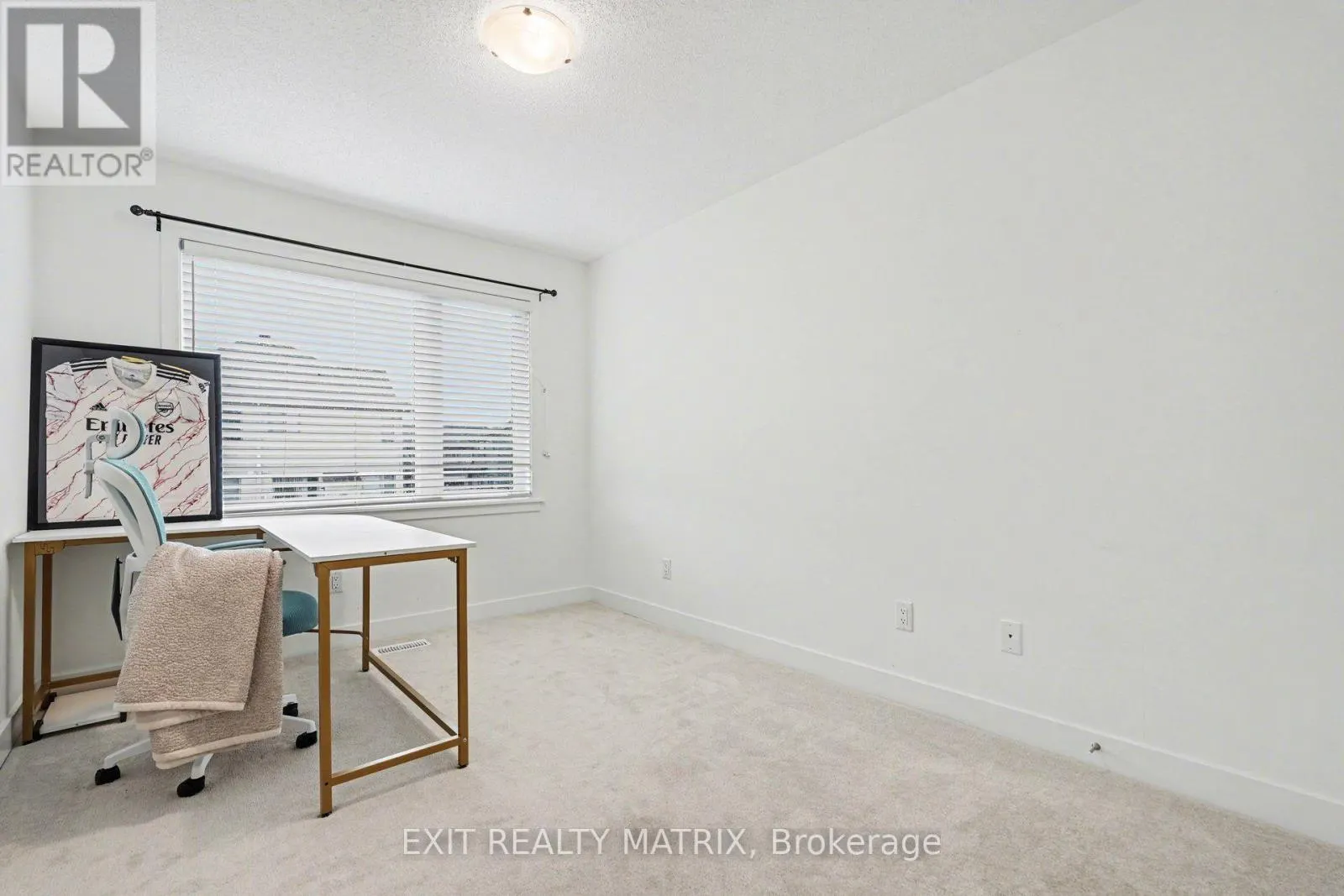 656 PUTNEY CRESCENT