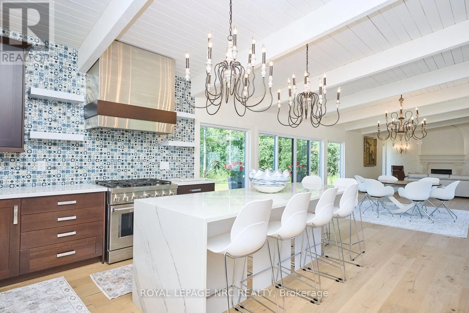 1904 MACDONALD DRIVE