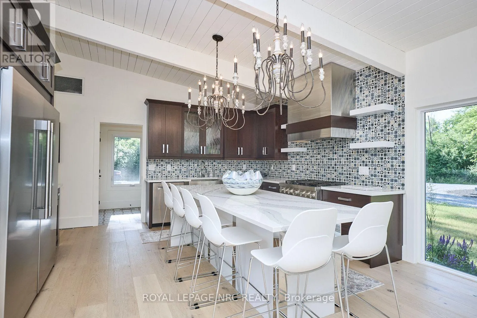 1904 MACDONALD DRIVE