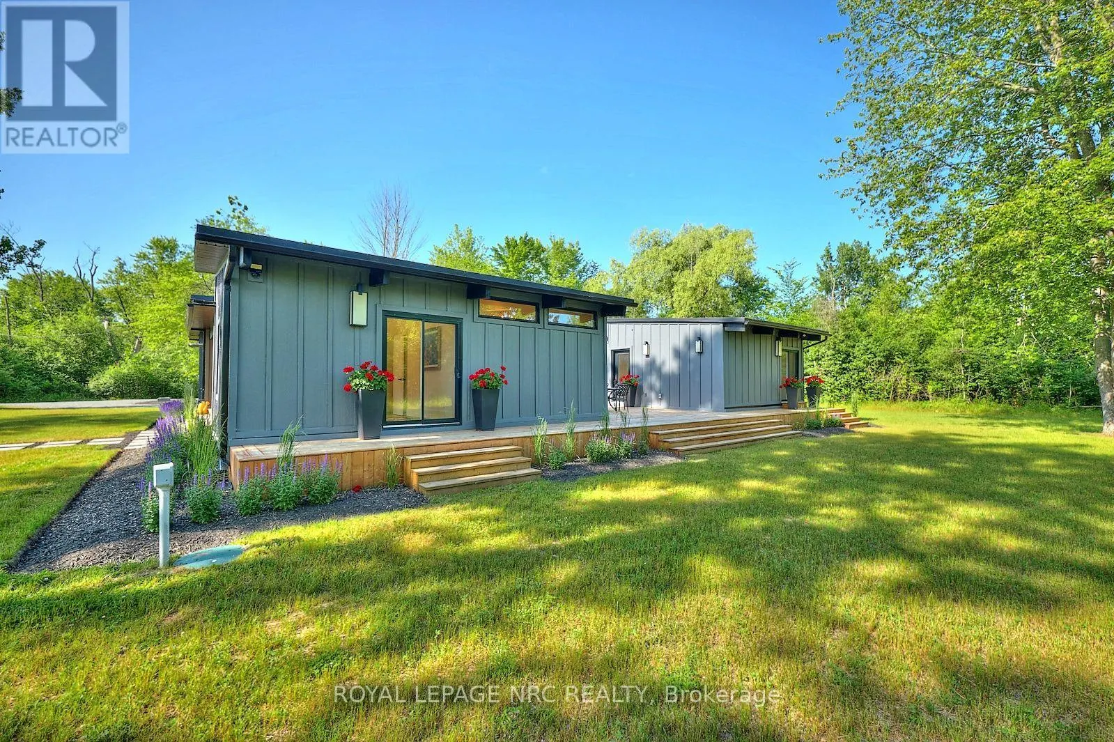 1904 MACDONALD DRIVE