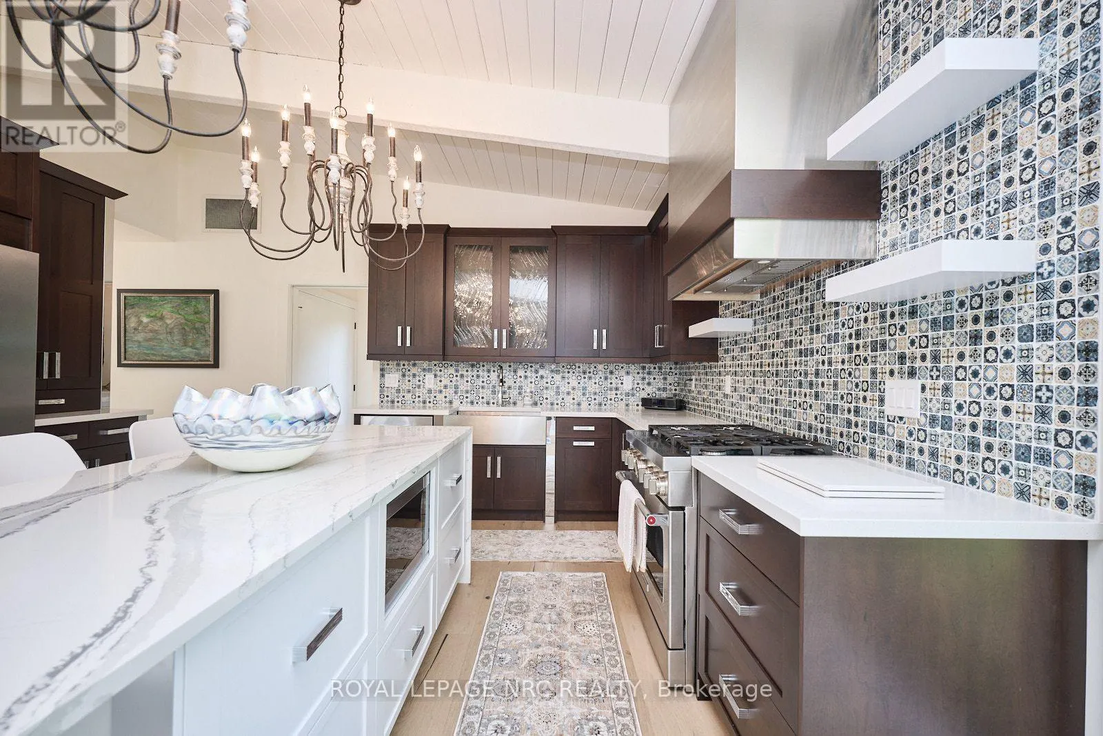 1904 MACDONALD DRIVE
