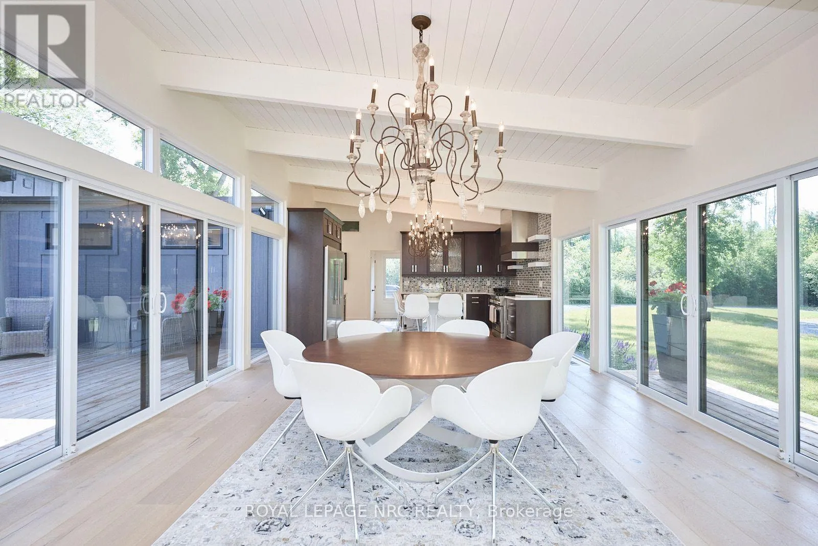 1904 MACDONALD DRIVE