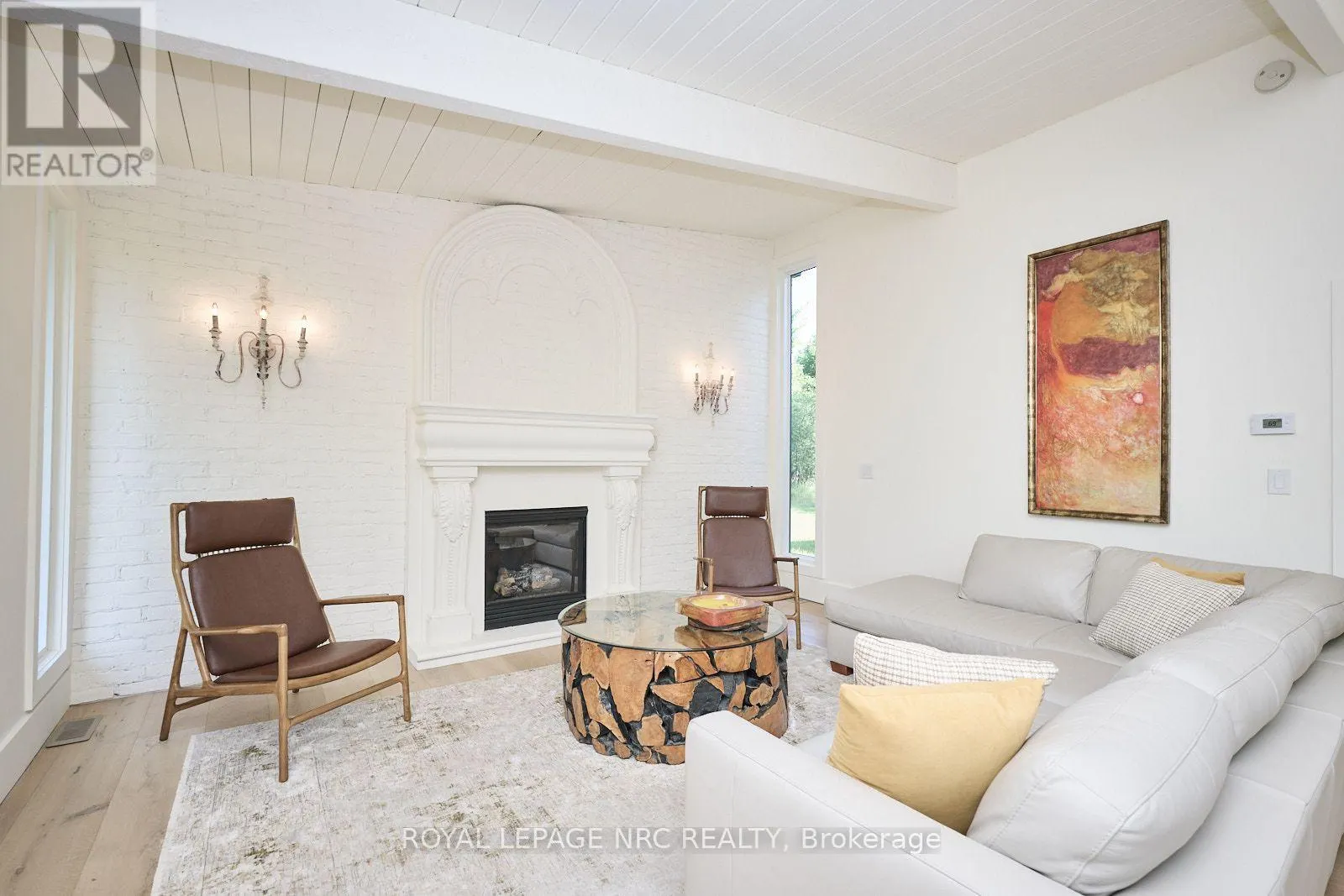 1904 MACDONALD DRIVE