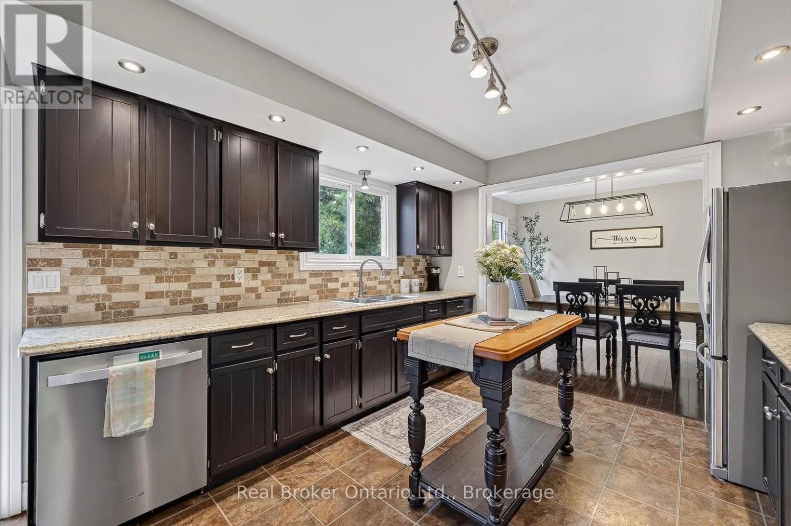 5 GARDINER PLACE