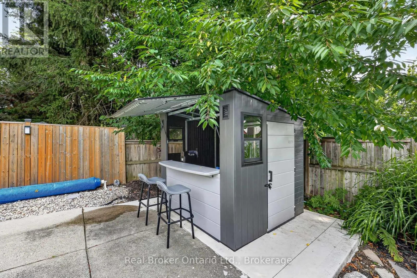 5 GARDINER PLACE