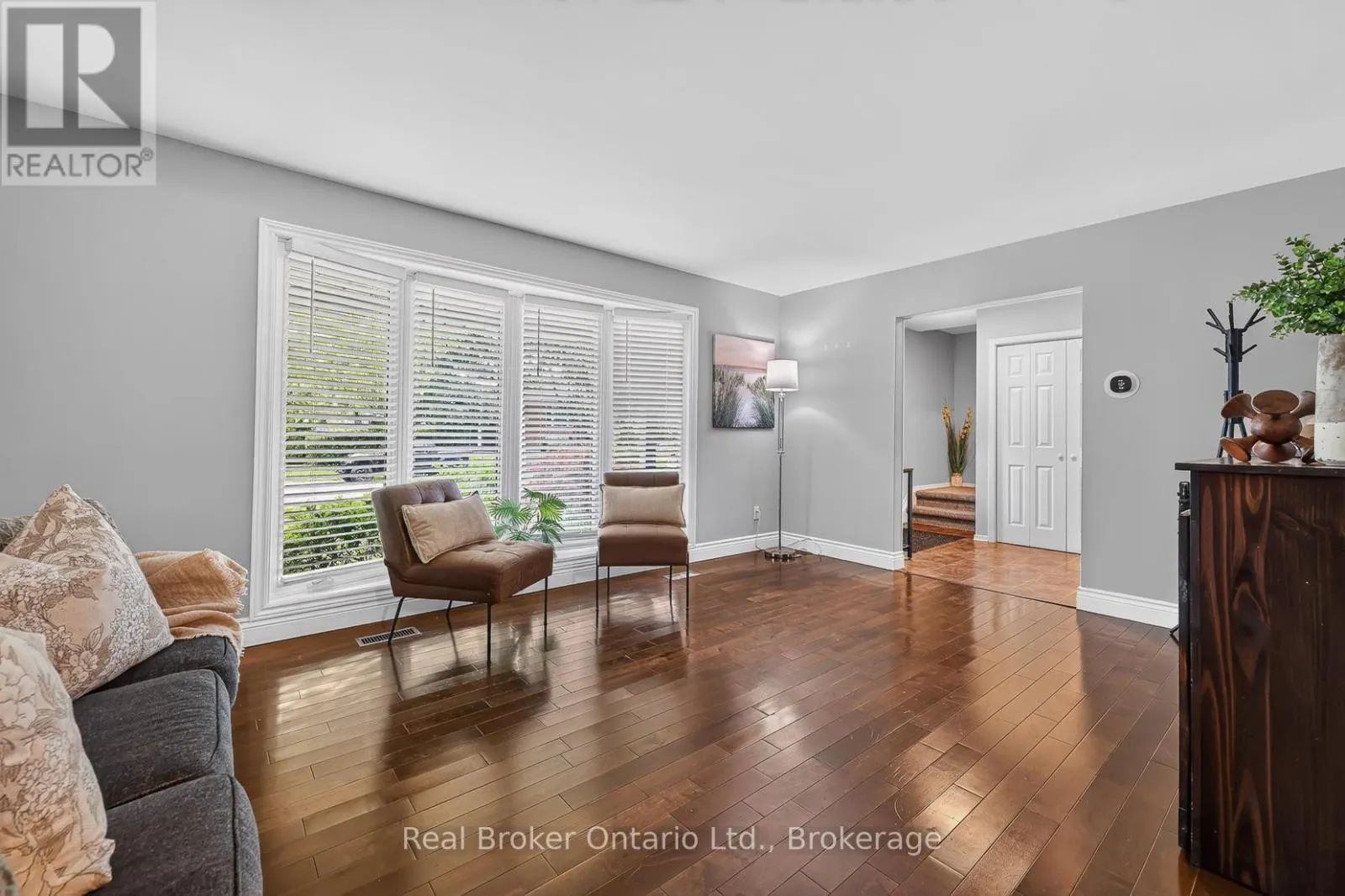 5 GARDINER PLACE