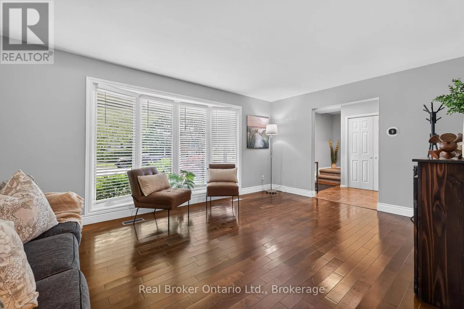 5 GARDINER PLACE
