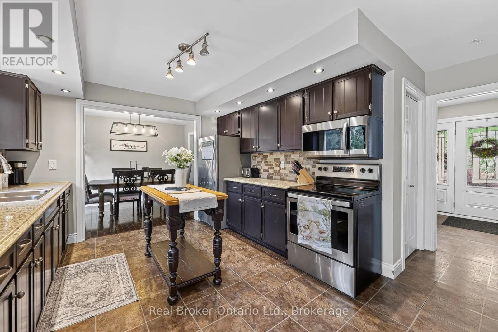 5 GARDINER PLACE
