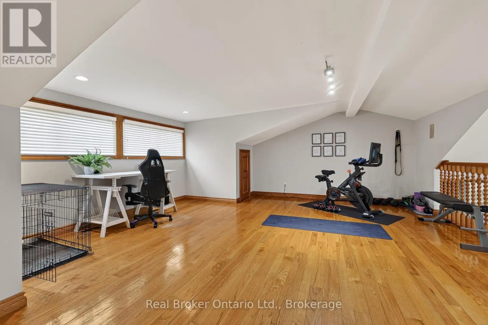 5 GARDINER PLACE