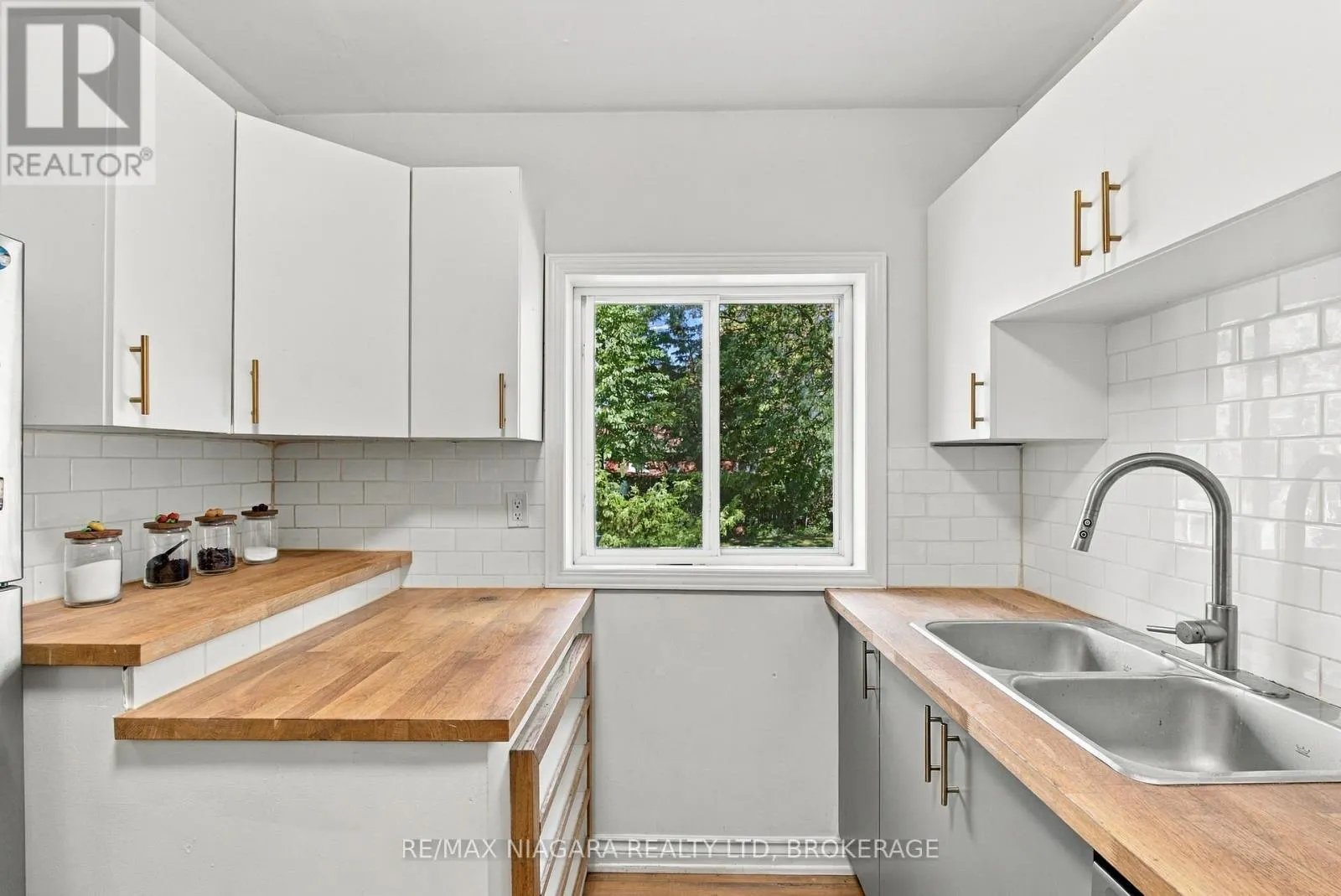 97 GLENDALE AVENUE