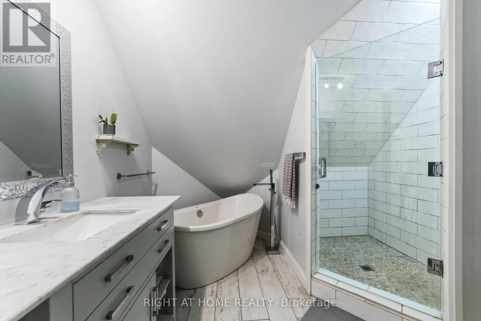 515 HAMILTON DRIVE