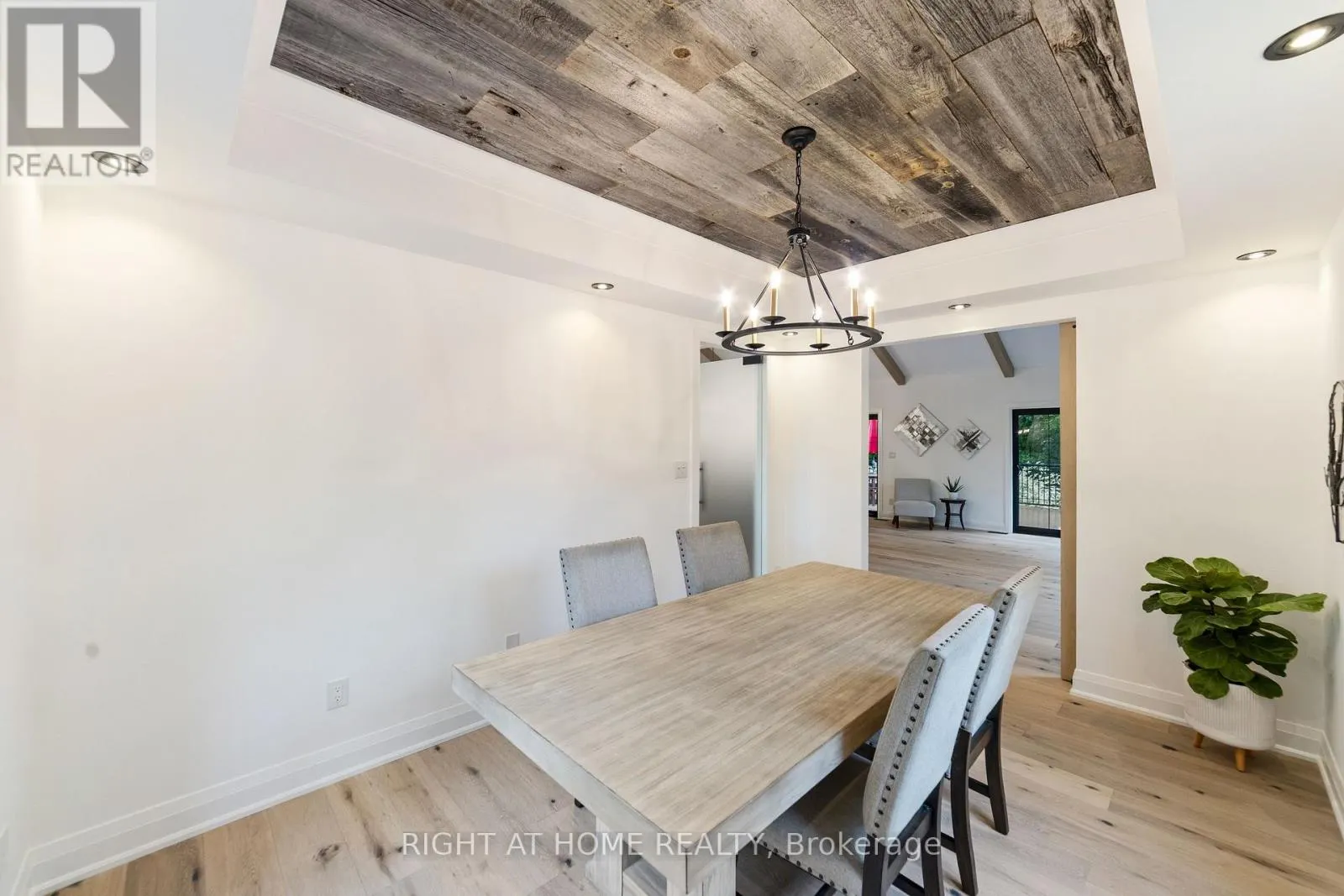 515 HAMILTON DRIVE