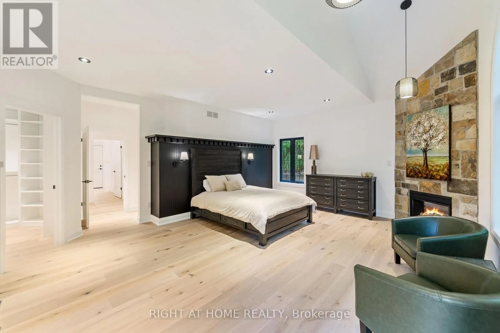 515 HAMILTON DRIVE