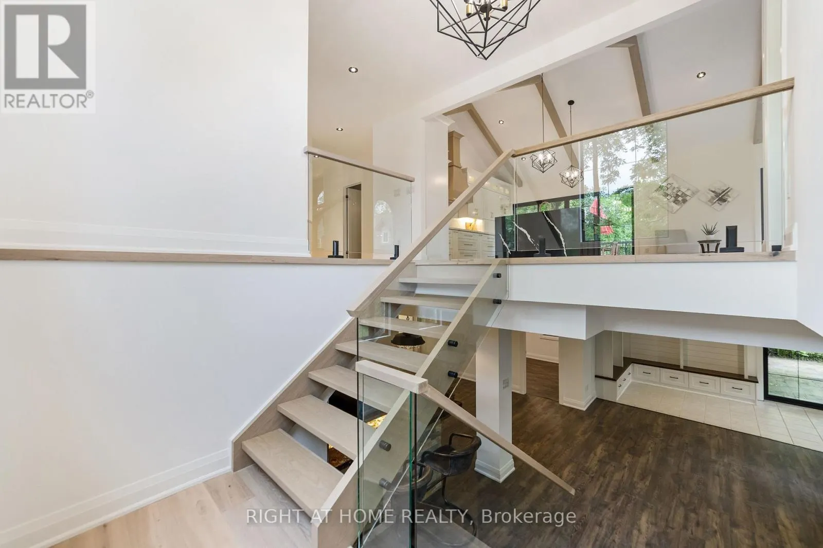 515 HAMILTON DRIVE