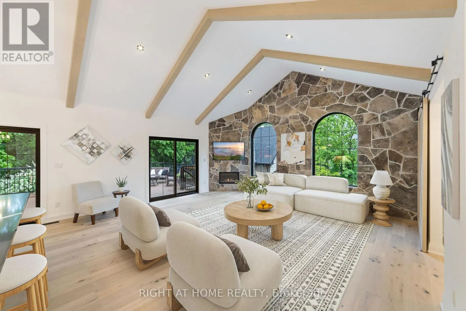 515 HAMILTON DRIVE