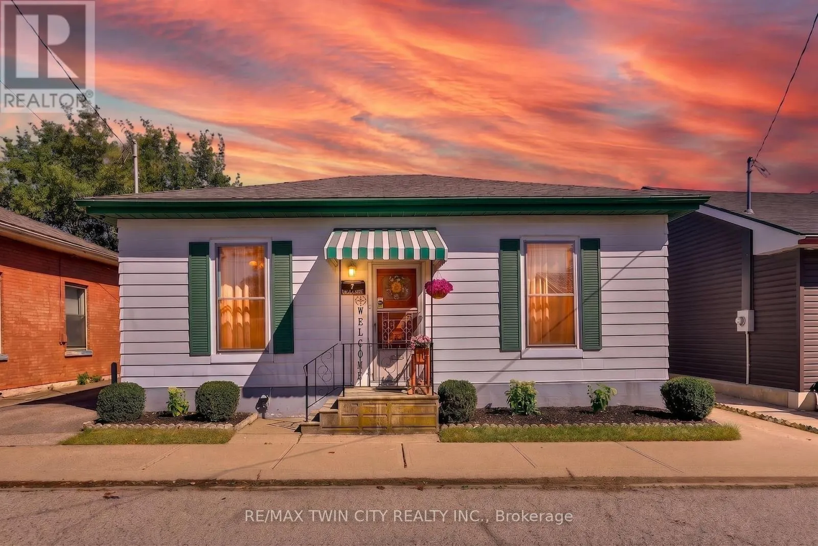 7 HALLS AVENUE