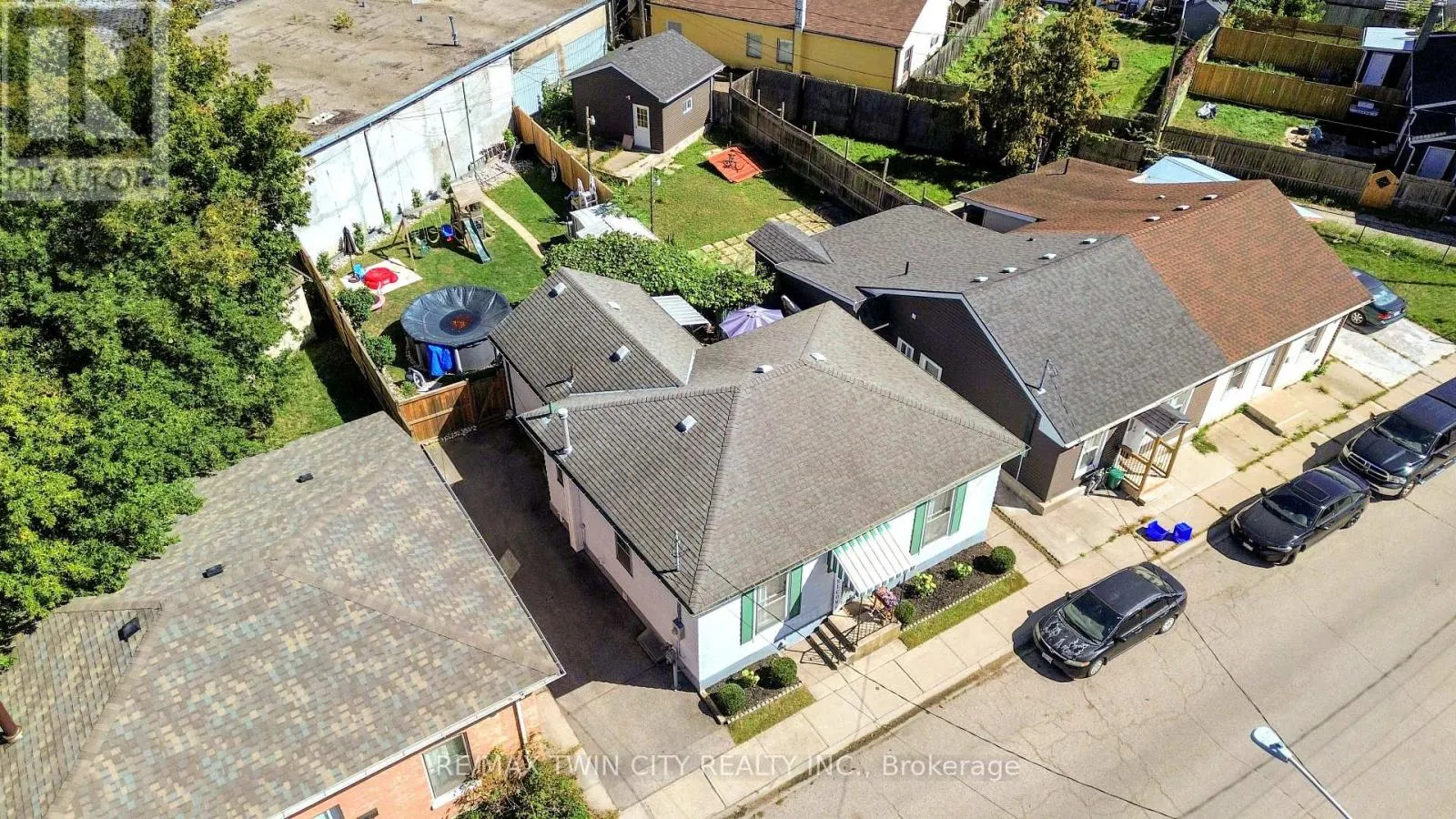 7 HALLS AVENUE