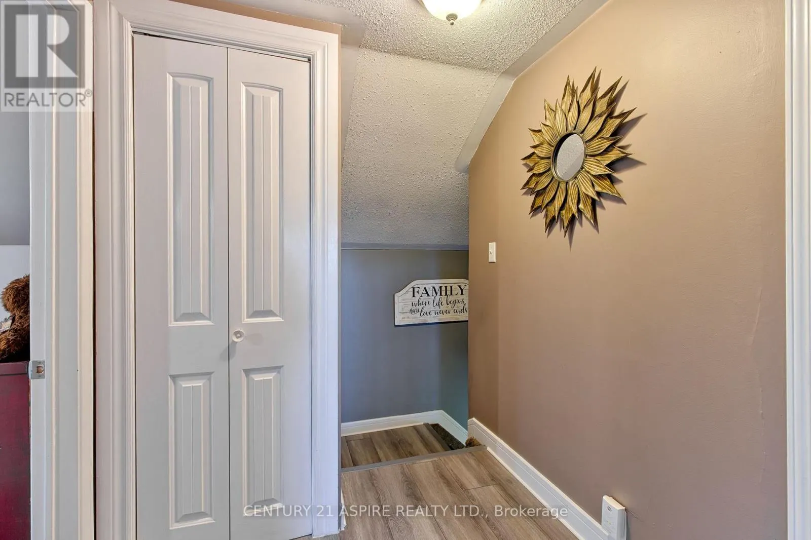 1085 FOREST LEA ROAD