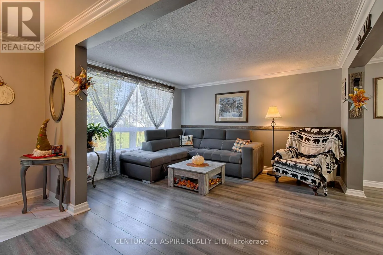 1085 FOREST LEA ROAD