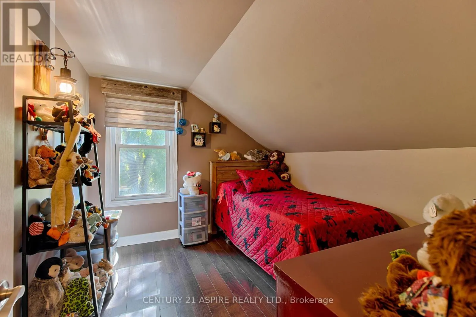 1085 FOREST LEA ROAD
