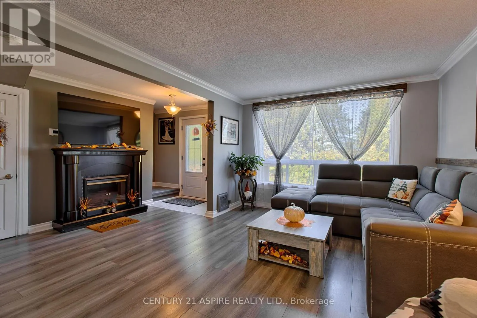 1085 FOREST LEA ROAD