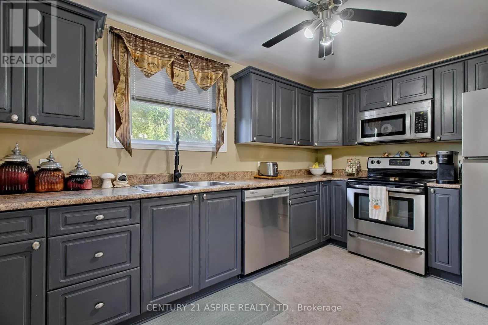 1085 FOREST LEA ROAD