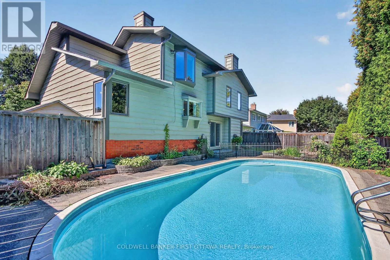 9 FOXRUN LANE
