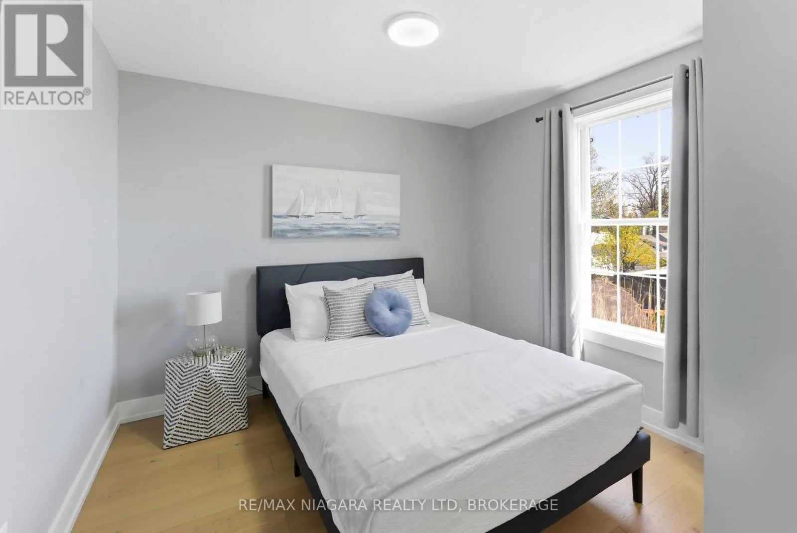 616 LAKESHORE ROAD