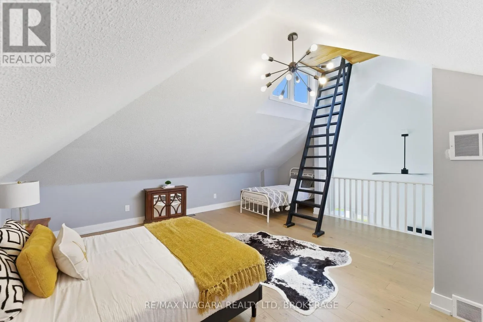 616 LAKESHORE ROAD