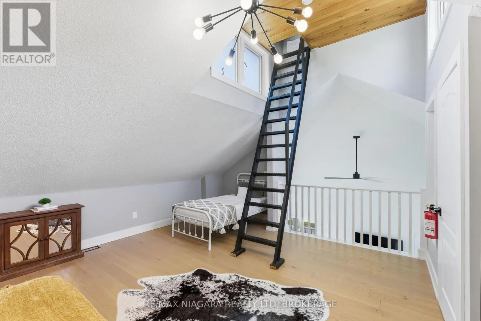 616 LAKESHORE ROAD