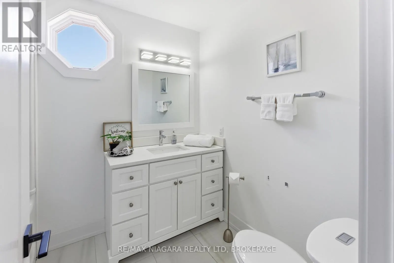 616 LAKESHORE ROAD