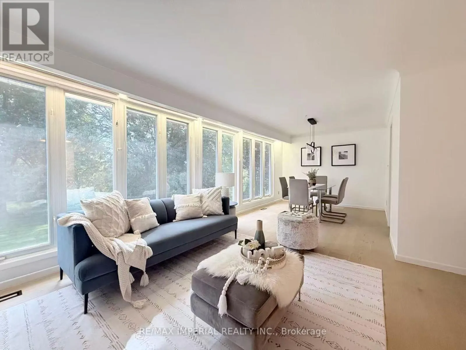 4 PYRAMID PLACE