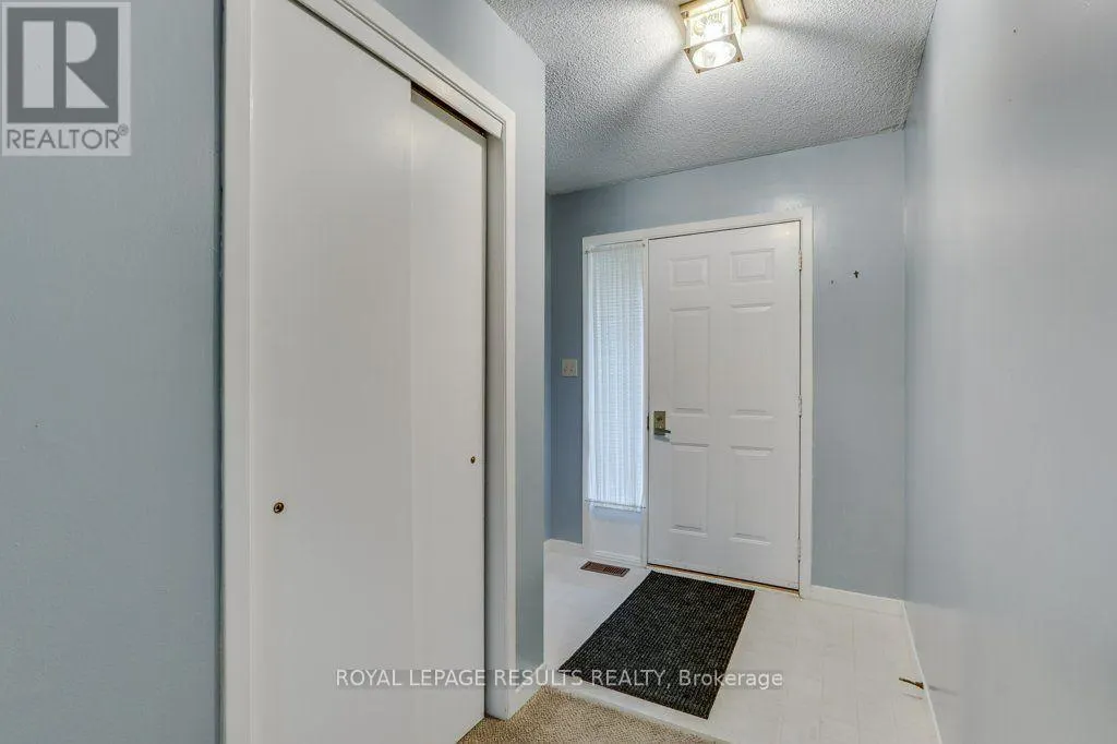 71 EDWIN CRESCENT
