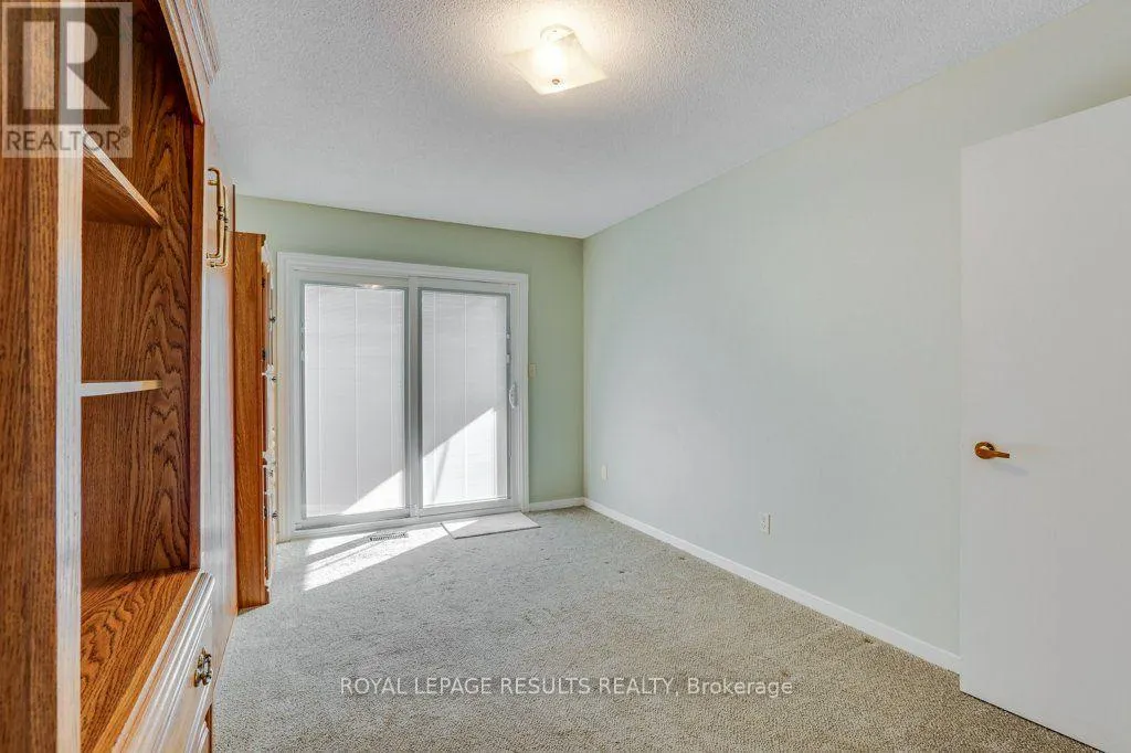 71 EDWIN CRESCENT