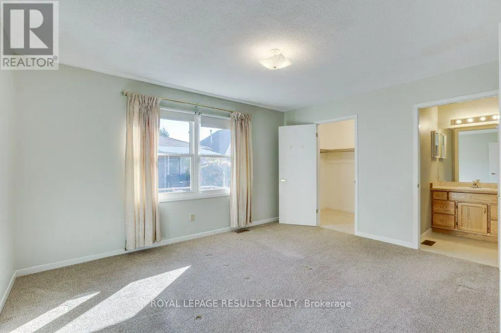 71 EDWIN CRESCENT
