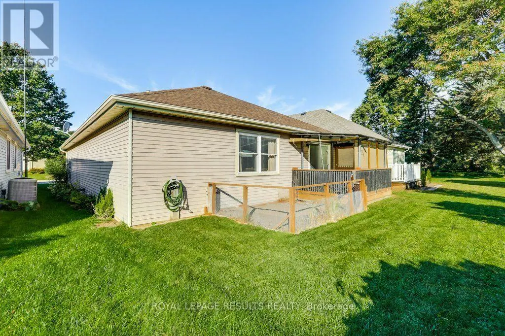 71 EDWIN CRESCENT
