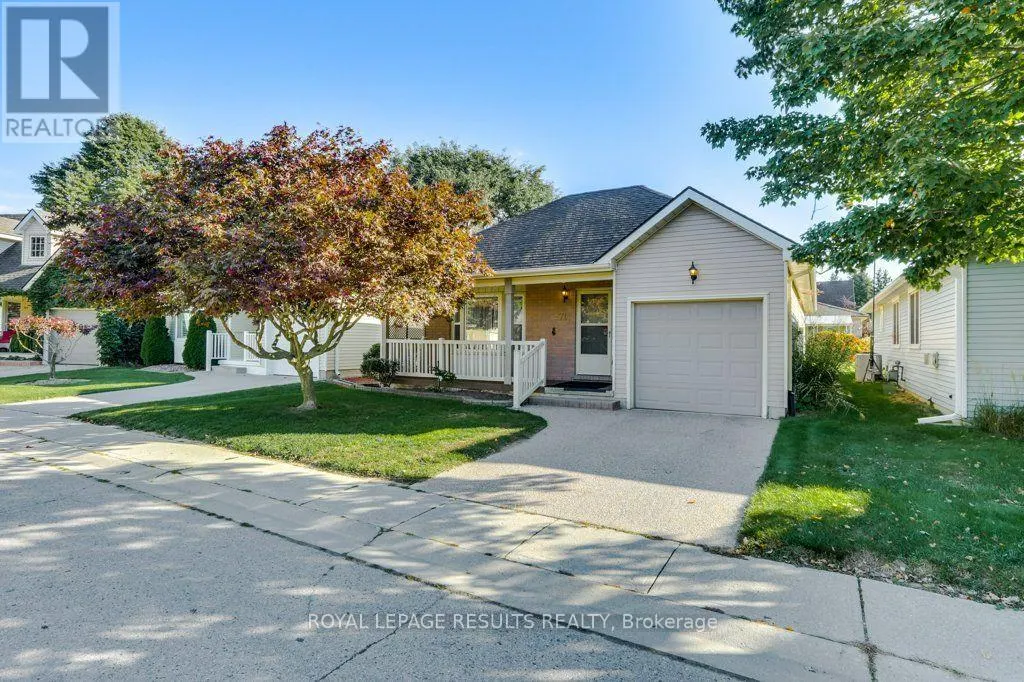 71 EDWIN CRESCENT