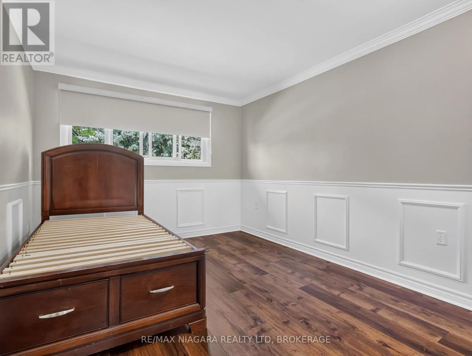 14 FAIRLAWN COURT