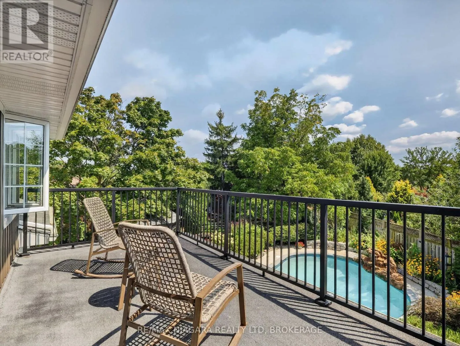 14 FAIRLAWN COURT