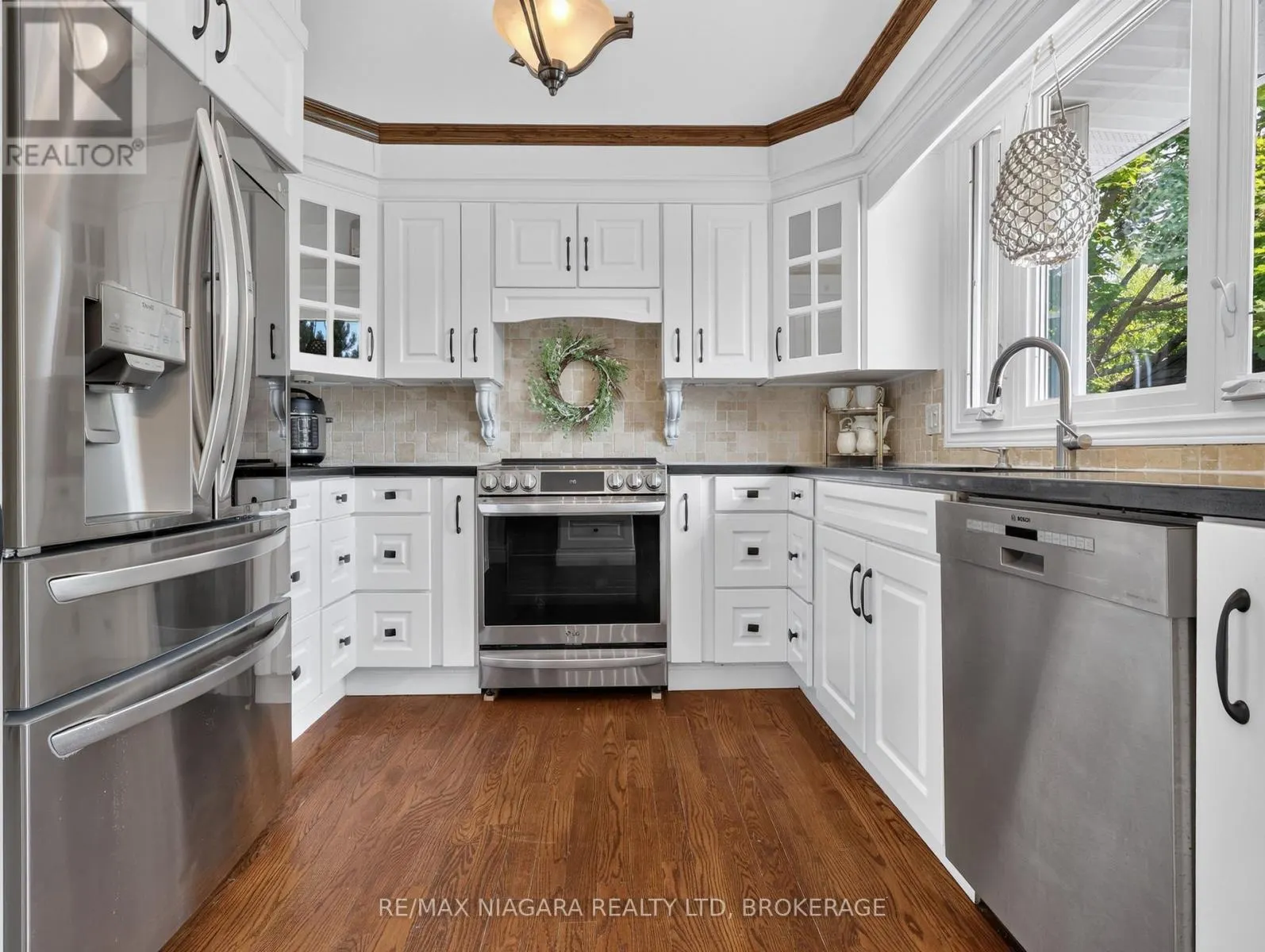 14 FAIRLAWN COURT