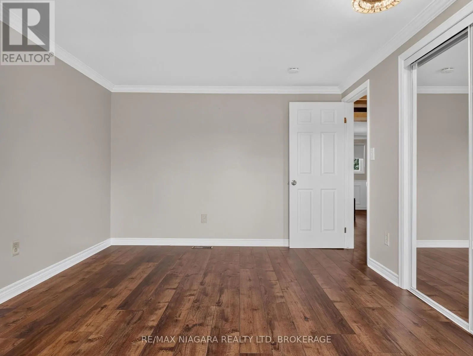 14 FAIRLAWN COURT