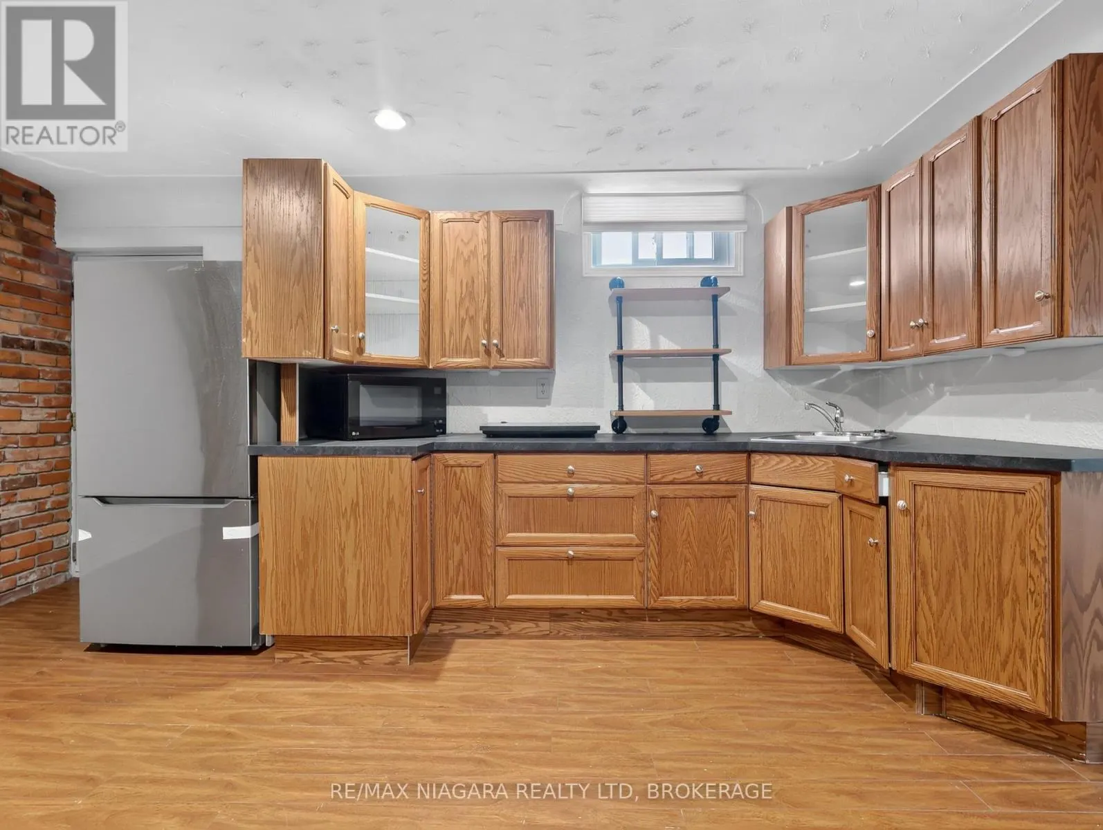 14 FAIRLAWN COURT